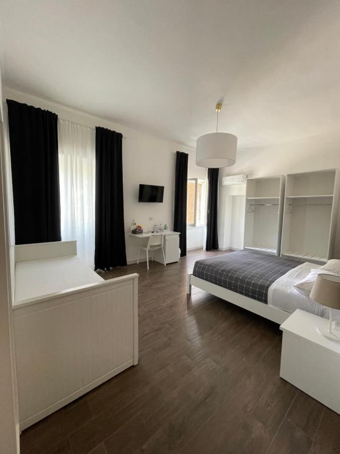 Banus Rooms Кальяри Экстерьер фото