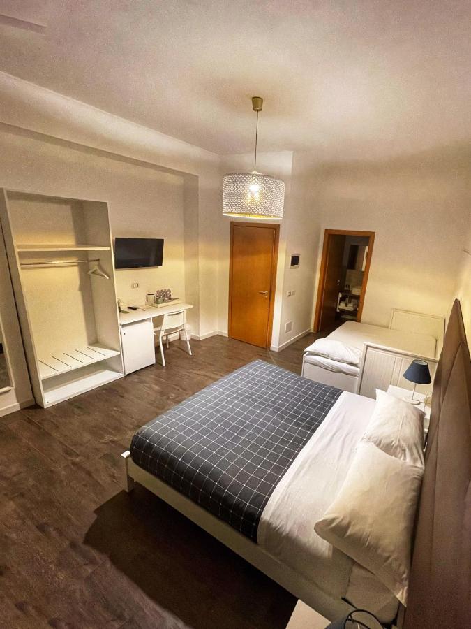 Banus Rooms Кальяри Экстерьер фото