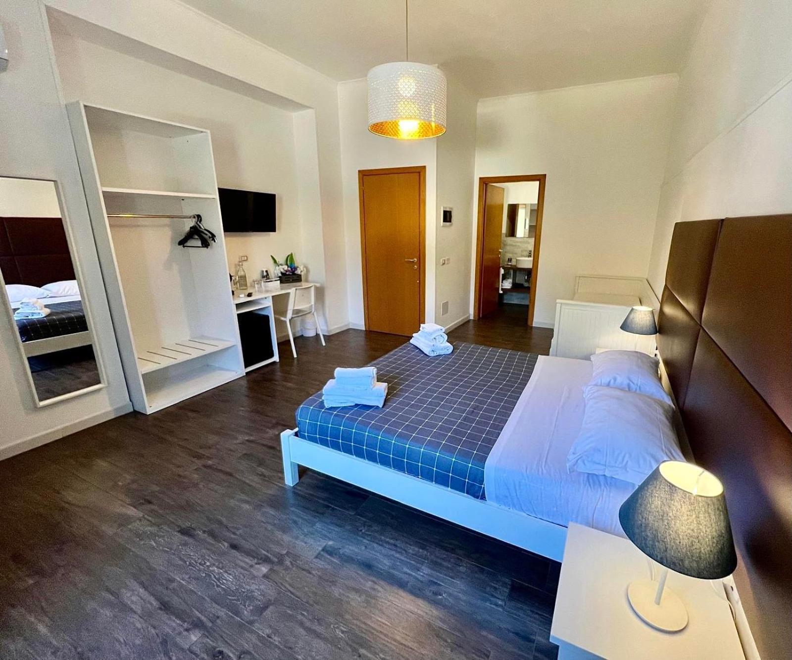 Banus Rooms Кальяри Экстерьер фото